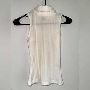 SHEIN KNIT WHITE TURTLE NECK